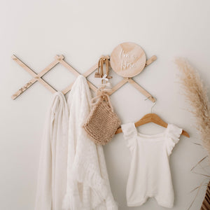 Criss-Cross Wall Hanger